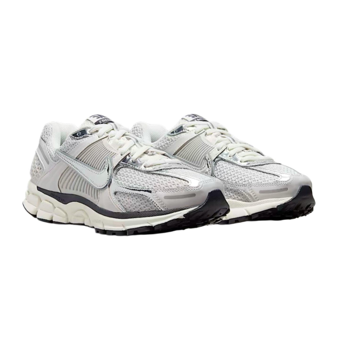 NIKE VOMERO 5 - METALLIC SILVER