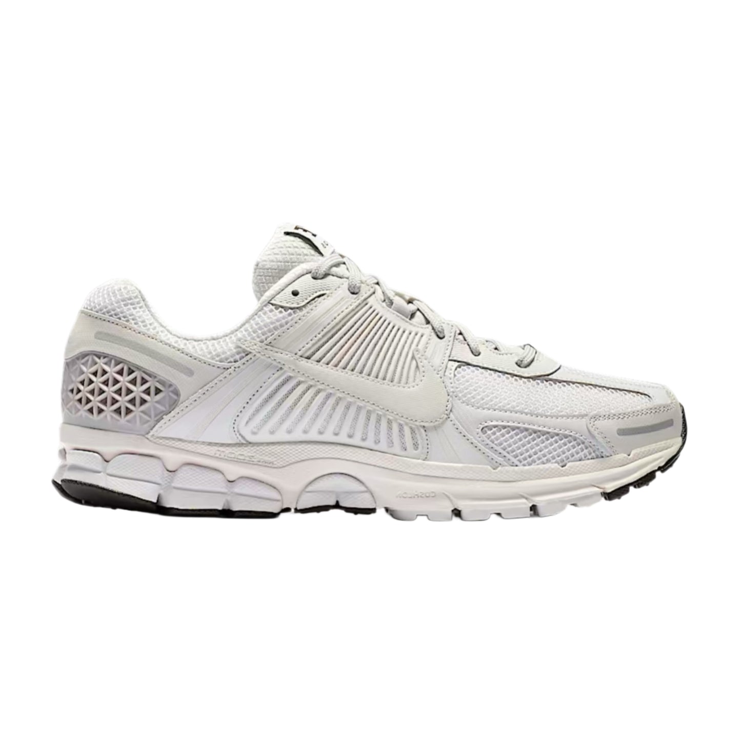 NIKE VOMERO 5 - TRIPLE WHITE