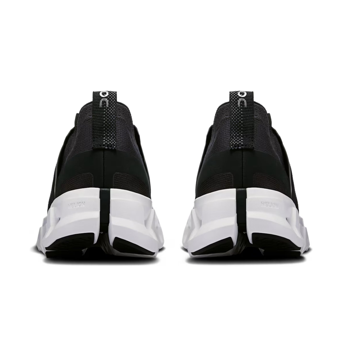 ON CLOUDSWIFT 4 - BLACK/ WHITE