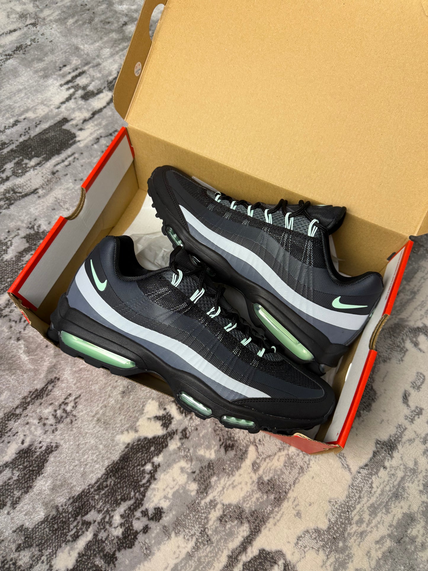 NIKE AIRMAX 95 ULTRA - GREY/ MINT FOAM