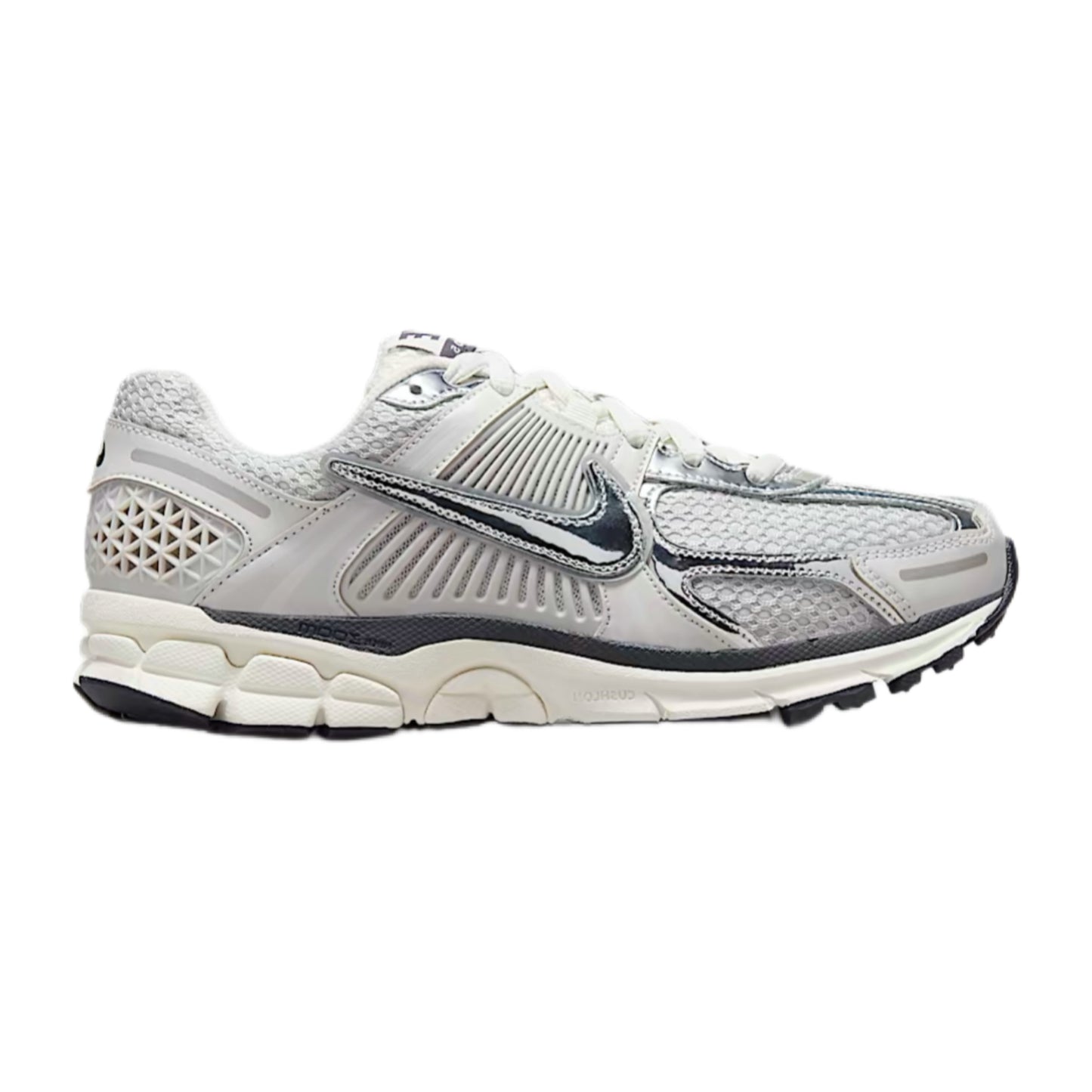 NIKE VOMERO 5 - METALLIC SILVER